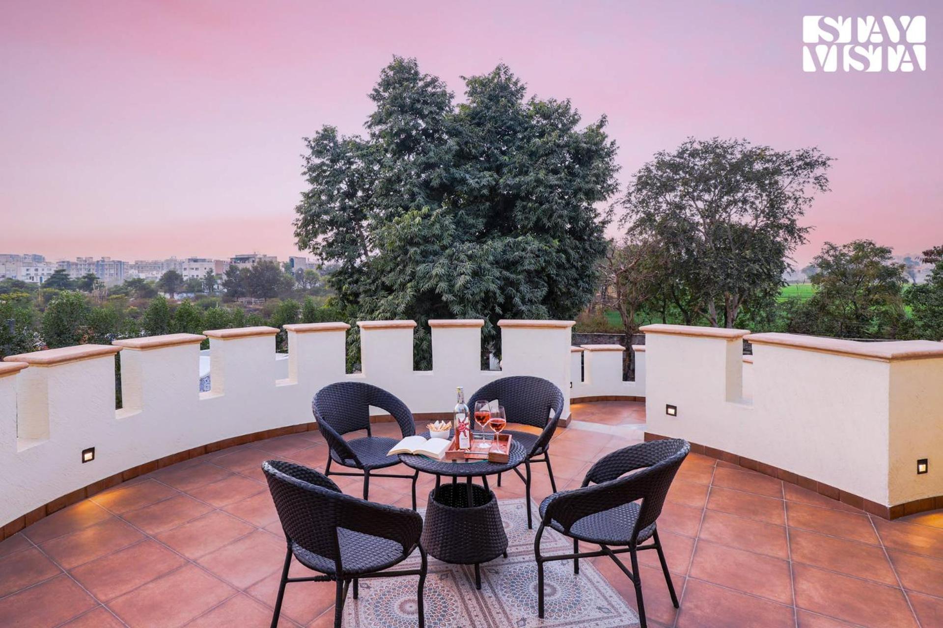 Stayvista'S Mystic Castle With Terrace, Swimming Pool, Lawn With Gazebo Jaipur Ngoại thất bức ảnh